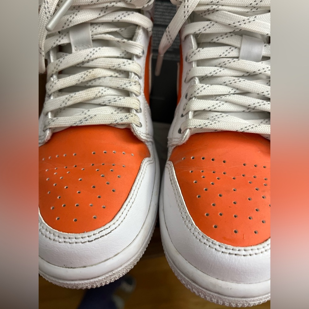 Air Jordan 1 Mid SE Bright Citrus Women’s Size 6 Electro Orange in Box - Picture 6 of 16